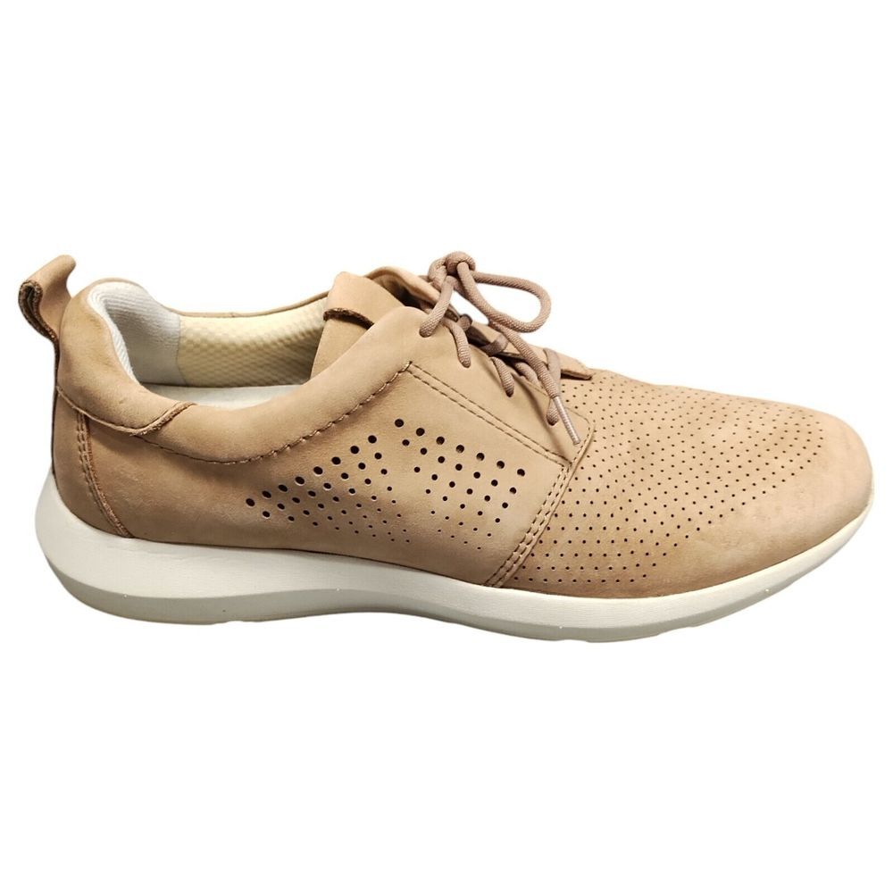 Earth Women's Beige Lace-Up Sneakers